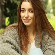 Ragazza universitaria si offre per aiuto compiti e ripetizioni